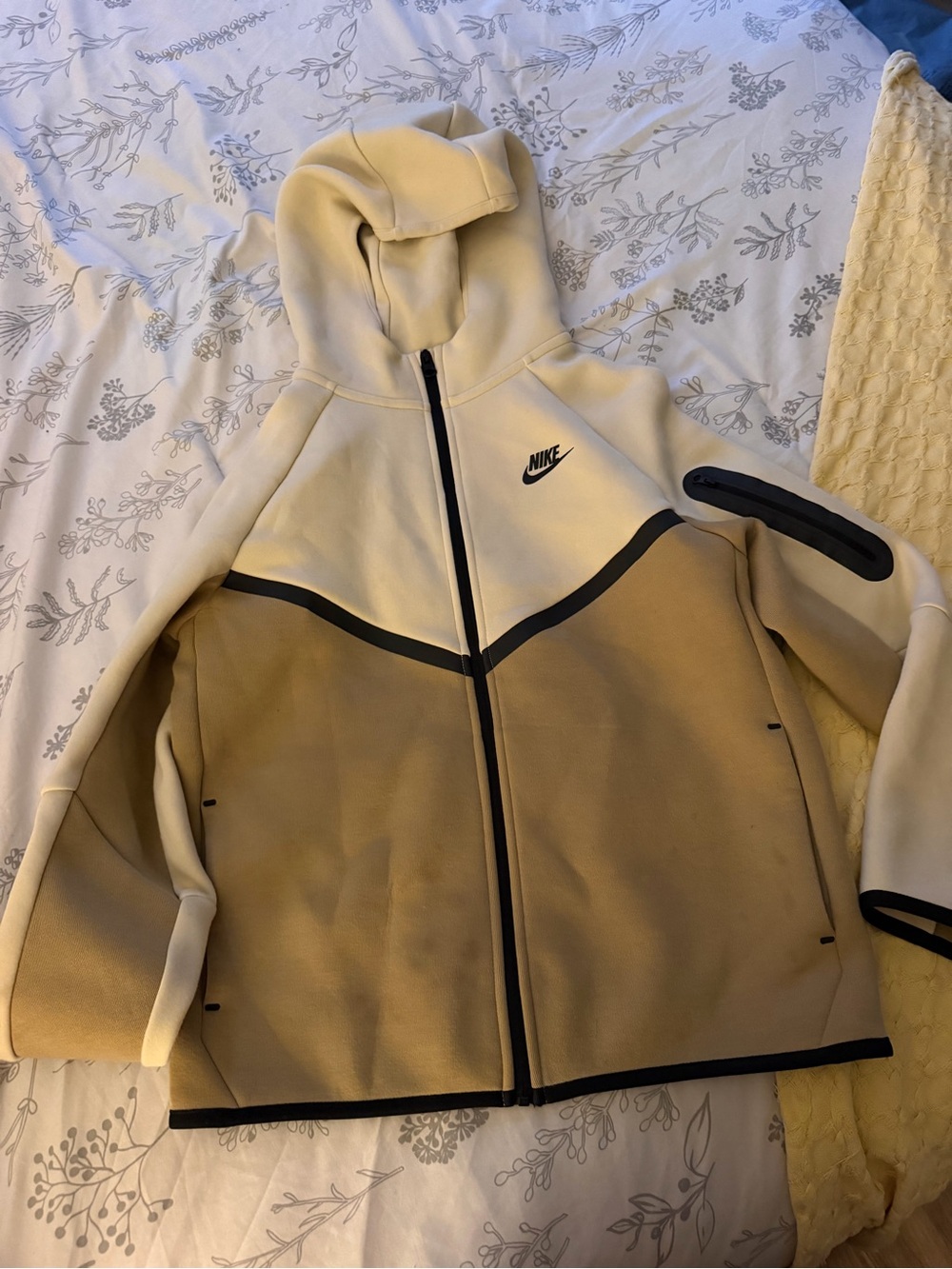 Nike Kids Cream & Tan Colorblock Full-Zip Hoodie Tech